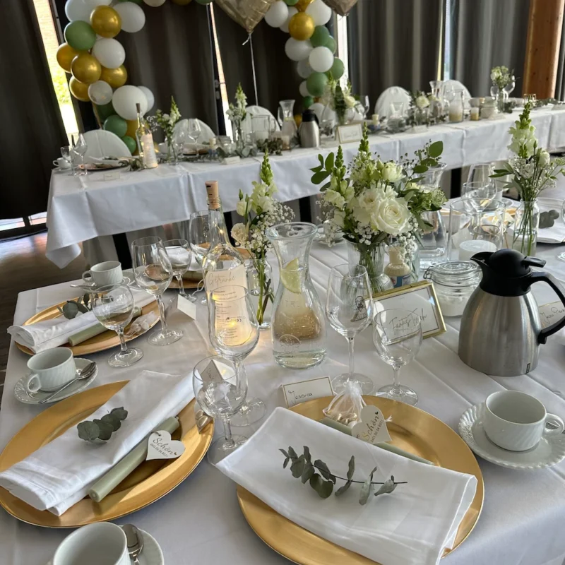 Gedeckter Hochzeitstisch